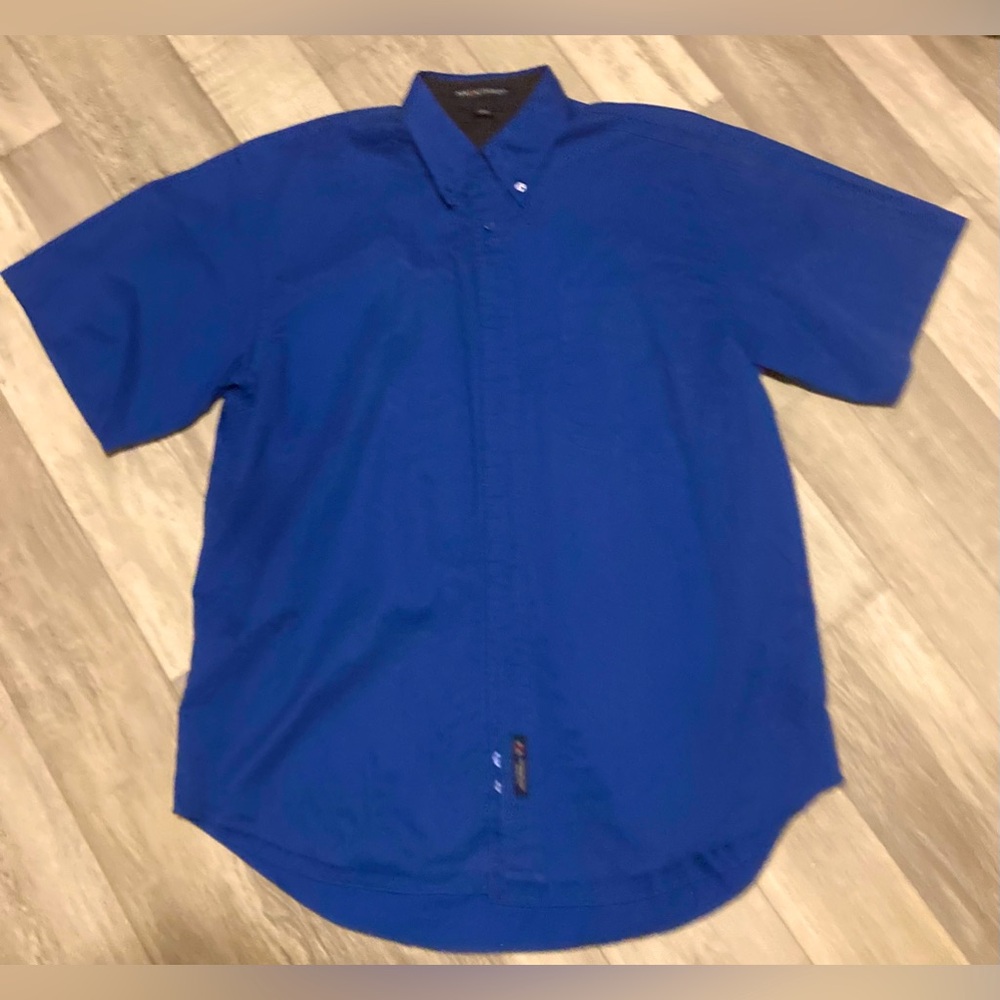 Port Authority mens button up shirt.